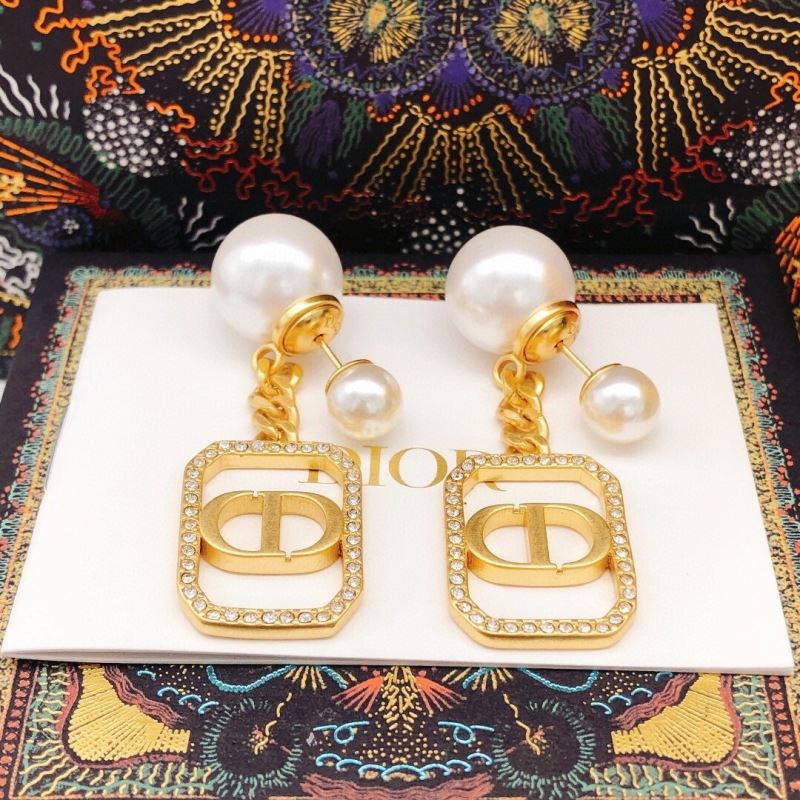 chr1st1an D10r earrings